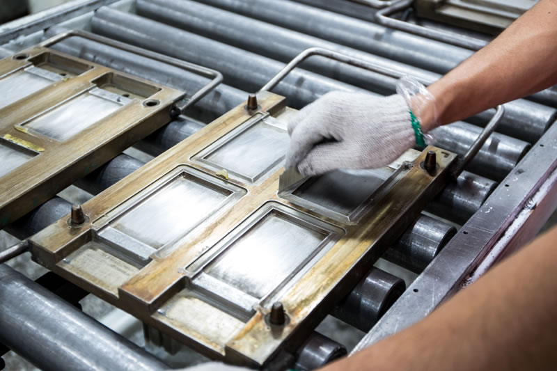 熱壓罐 vs 模壓：碳纖維成型工藝如何選？廠(chǎng)家選擇不當(dāng)恐致產(chǎn)品失敗??