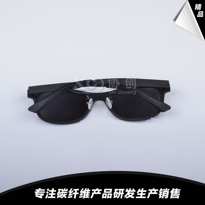 用碳纖維制作的眼鏡都有哪些好處呢？